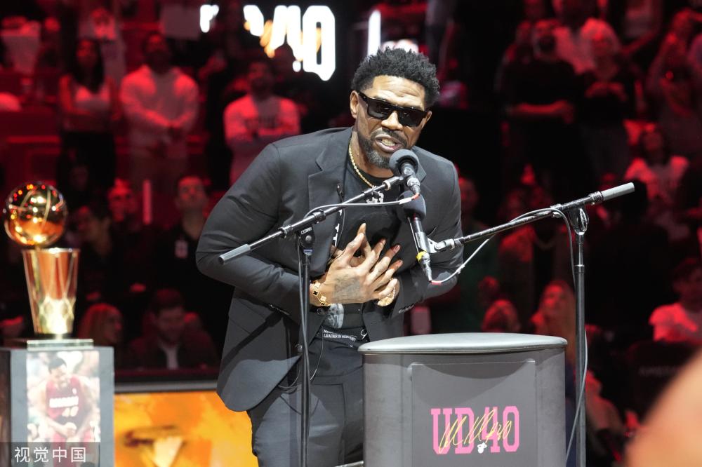 球迷们对他 球迷们对他